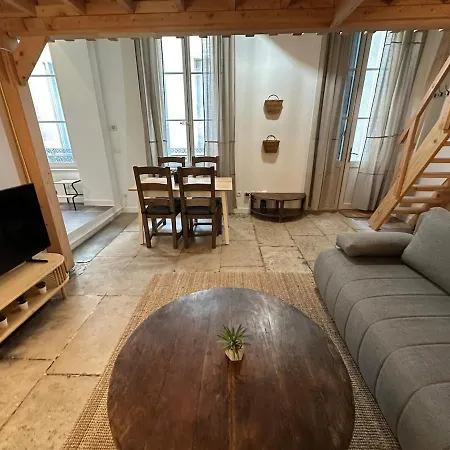 Apartman T3 Renove, Au Calme, Plein Centre Et Climatise